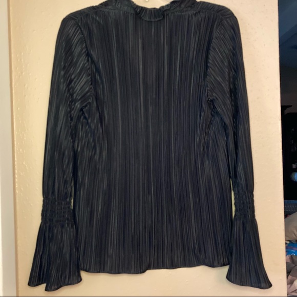 Waverly Grey Black Bell Sleeve Top - Picture 8 of 9